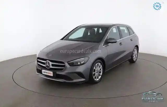 Mercedes-Benz B 180