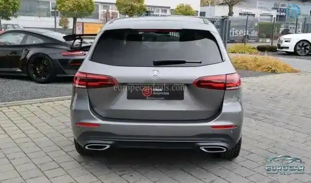 Mercedes-Benz B 220