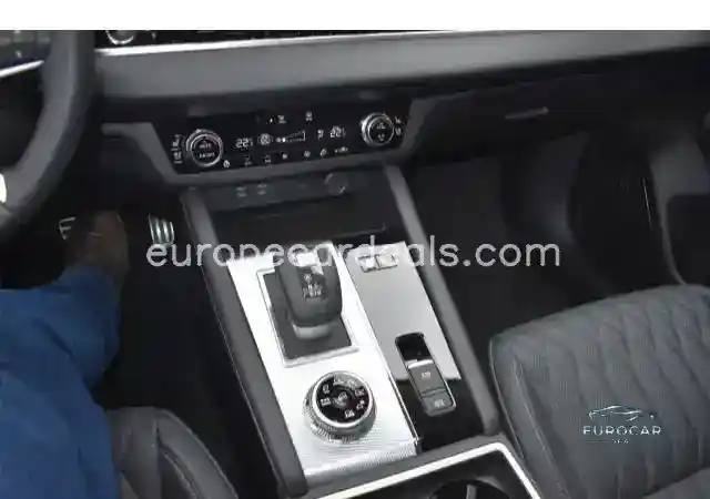 Mitsubishi Plug-in Hybrid Outlander