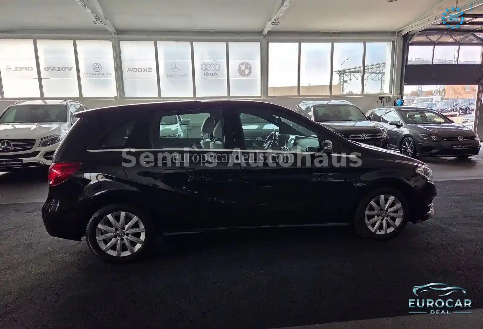 Mercedes-Benz B 180