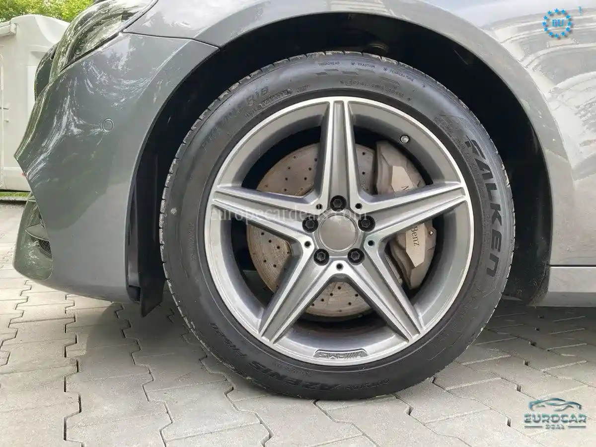 Mercedes-Benz E 300