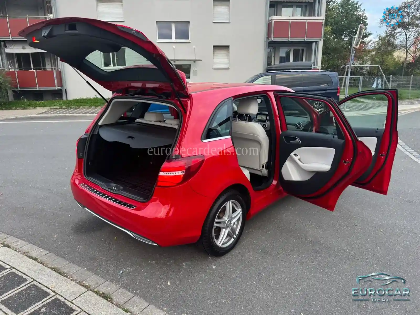 Mercedes-Benz B 180