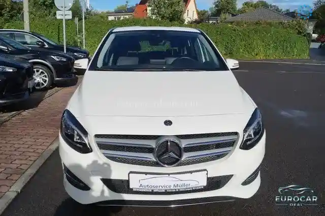 Mercedes-Benz B 200