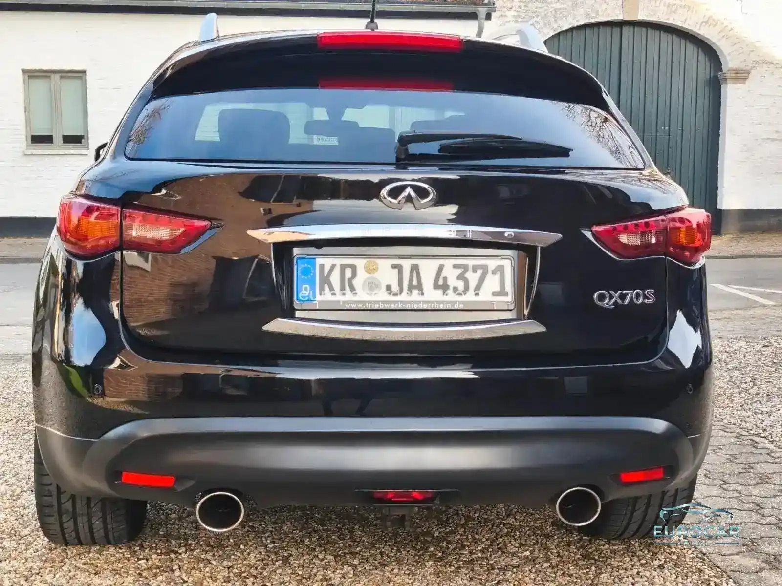Infiniti QX70