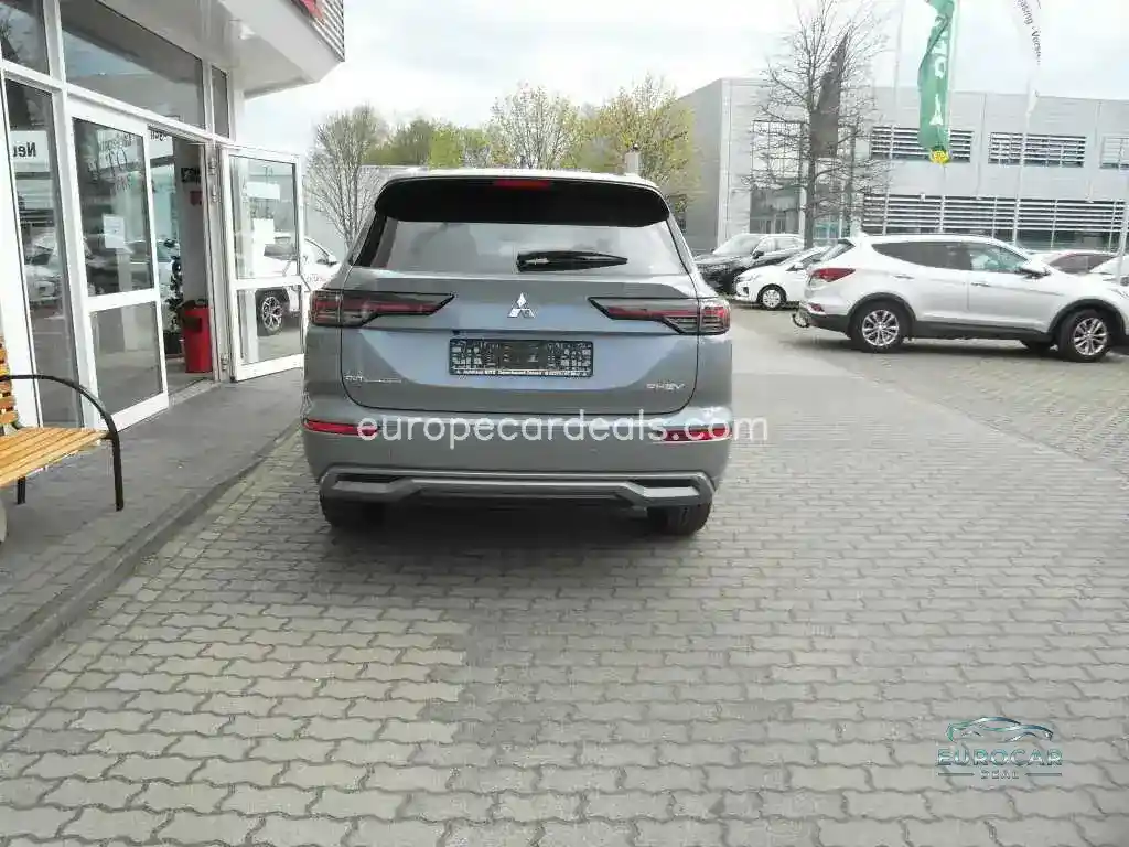 Mitsubishi Plug-in Hybrid Outlander