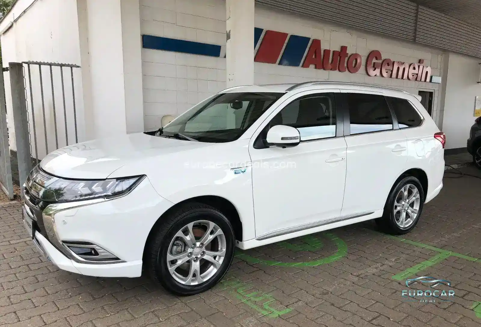 Mitsubishi Plug-in Hybrid Outlander