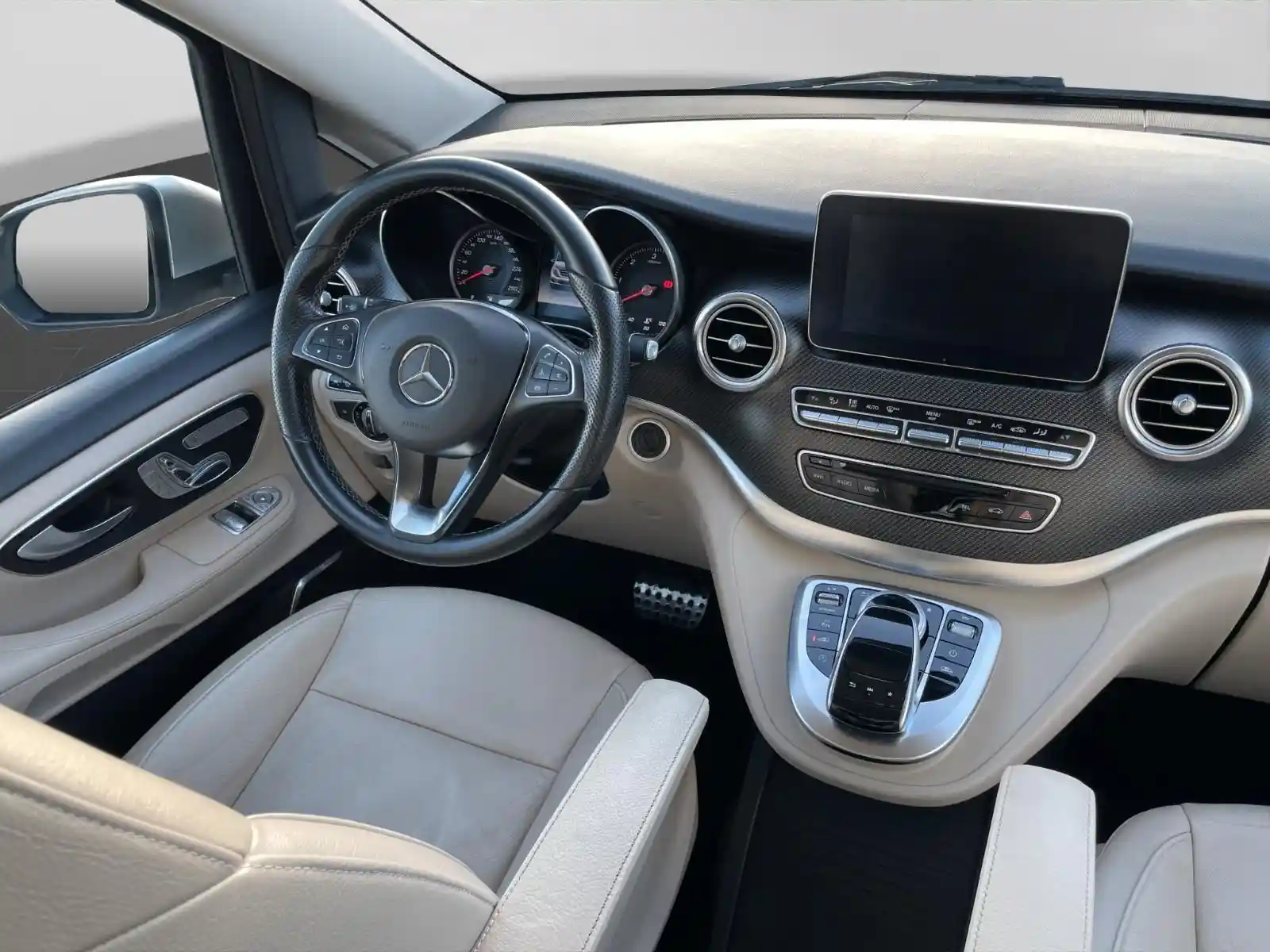 Mercedes-Benz V 250
