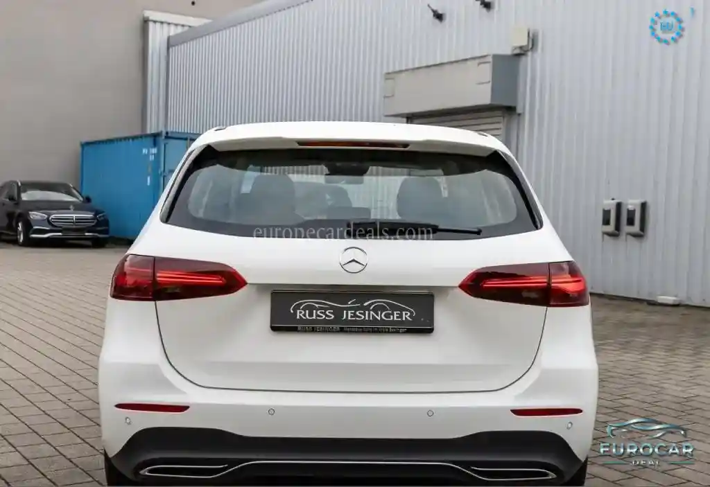 Mercedes-Benz B 180