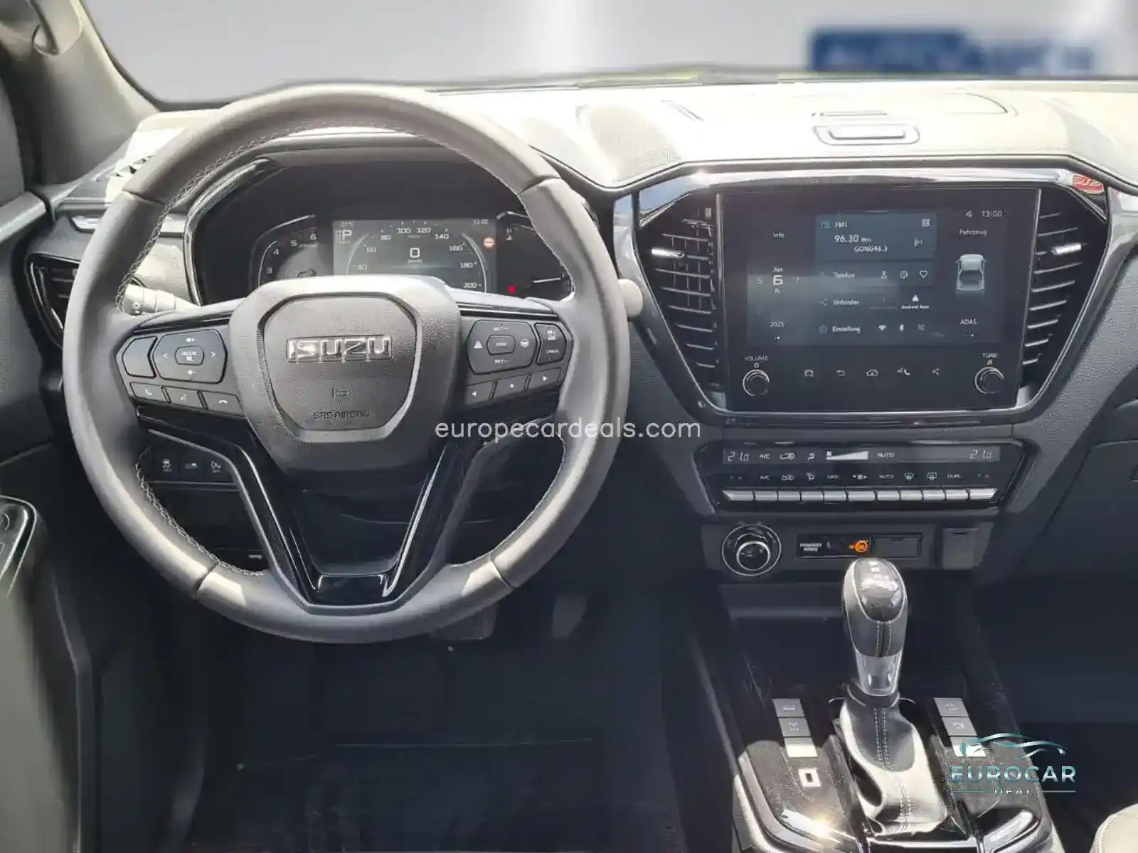 DOUBLE CAB V-CROSS 4×4 A/T ROLLCOVER AHK