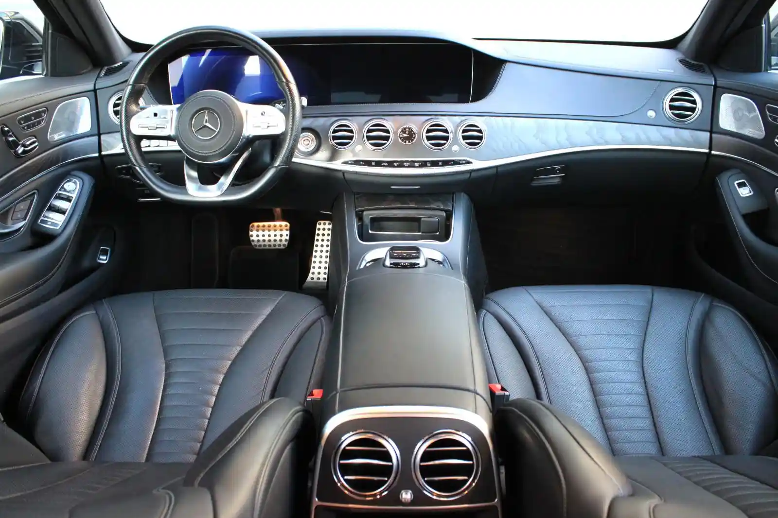 Mercedes-Benz S 560