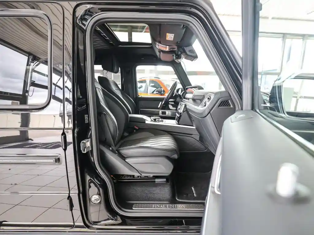 Mercedes-Benz G 500