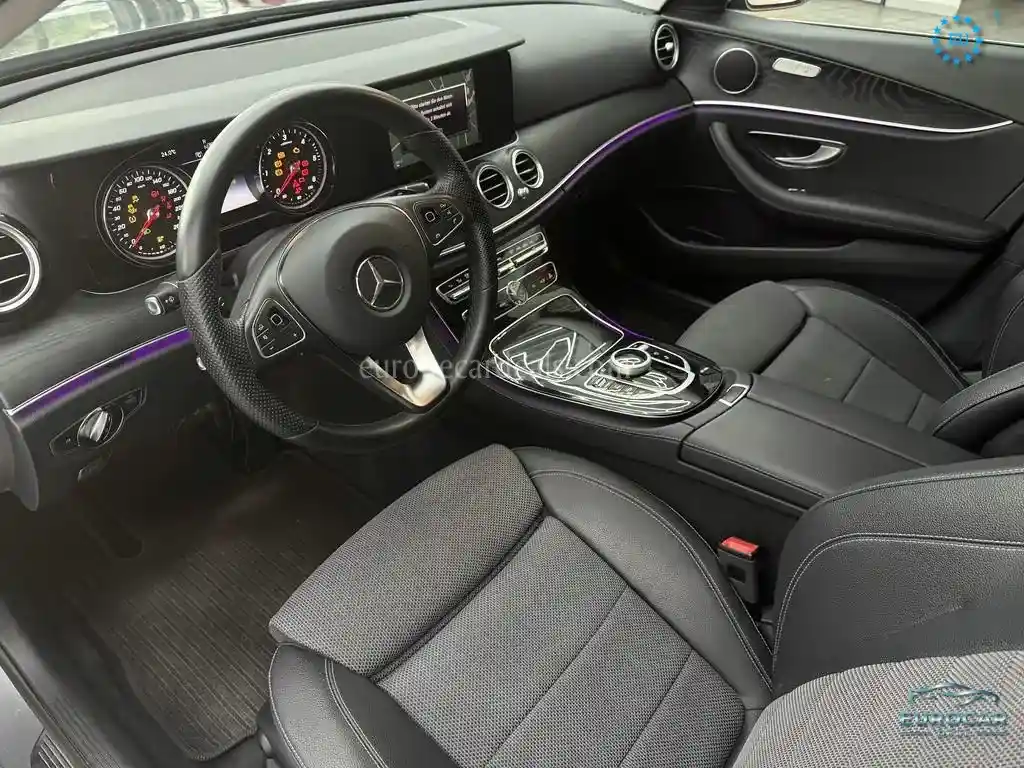 Mercedes-Benz E 220