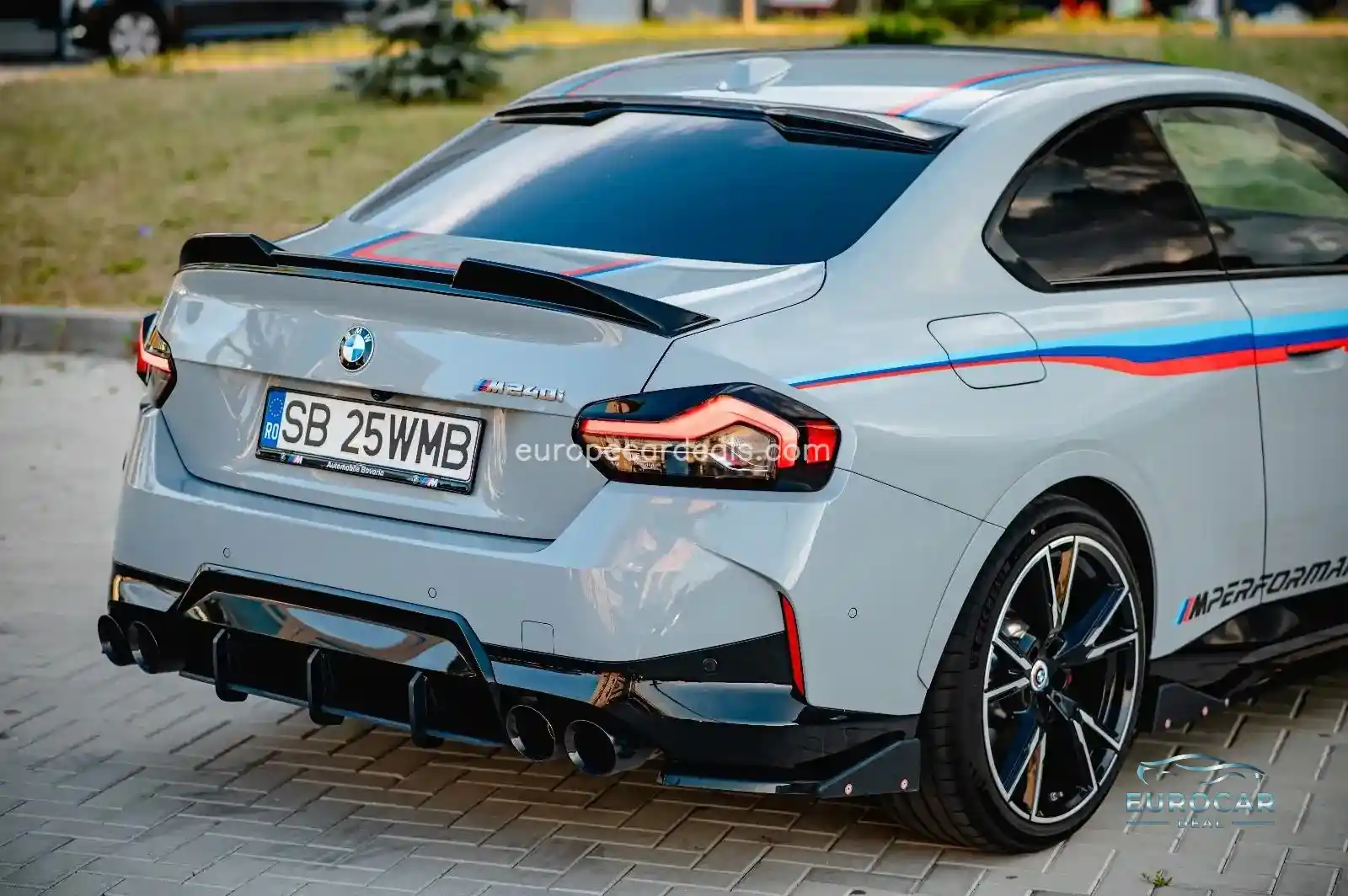BMW M240i