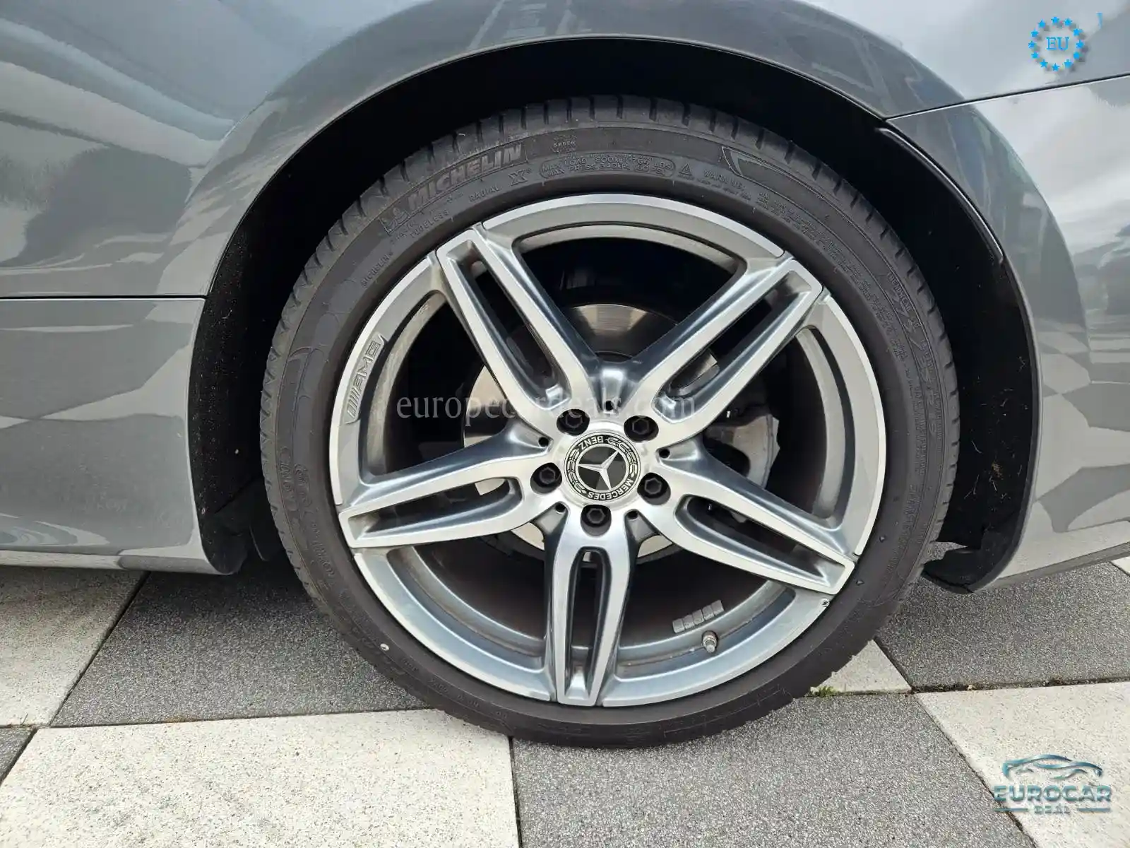 Mercedes-Benz E 200