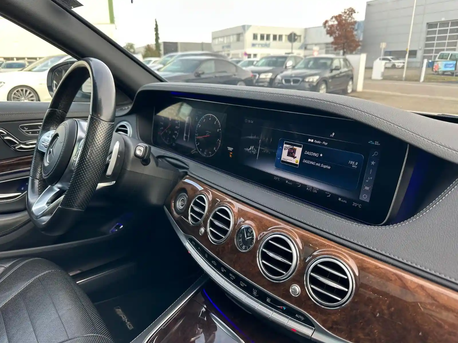 Mercedes-Benz S 560