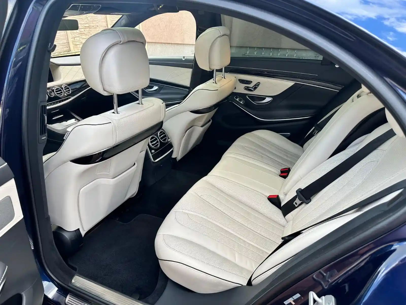Mercedes-Benz S 560