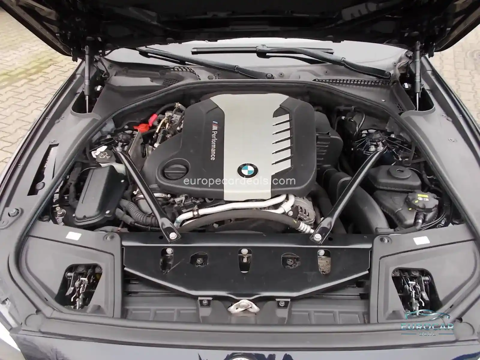 BMW M550