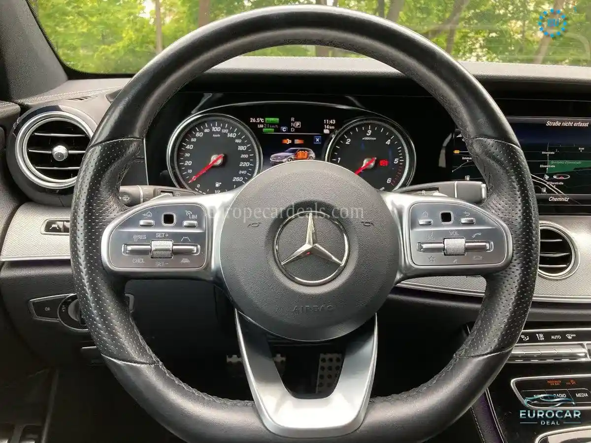 Mercedes-Benz E 300