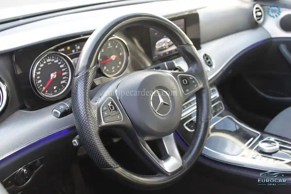 Mercedes-Benz E 220
