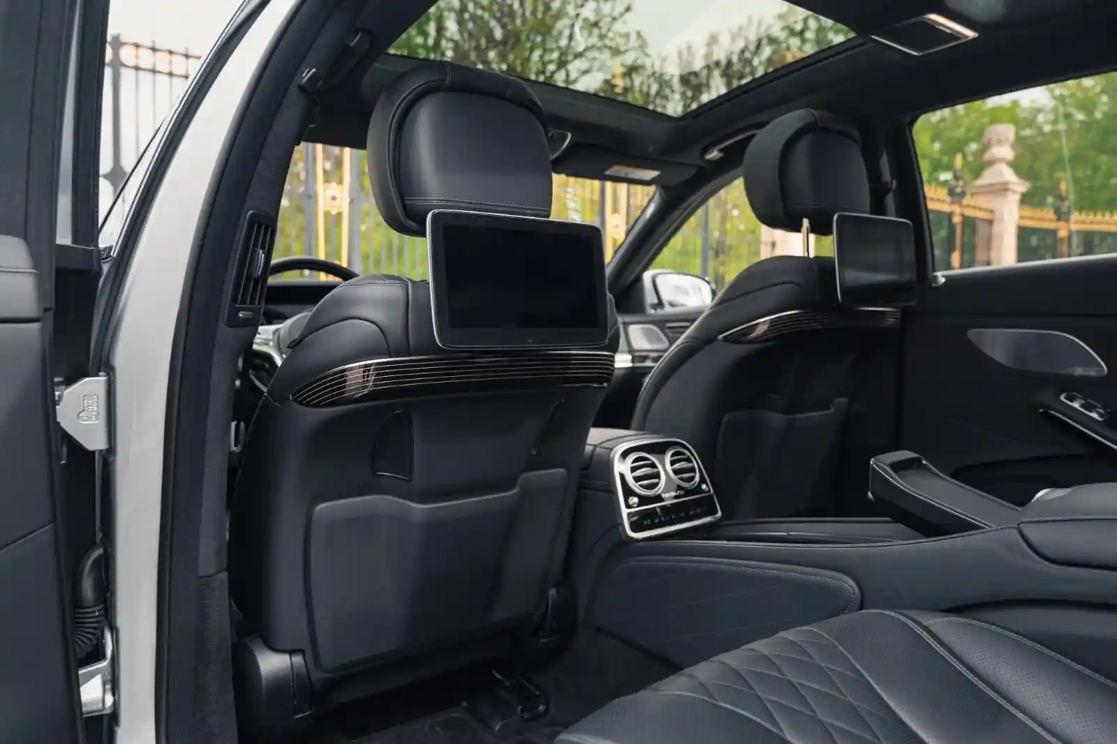 Mercedes-Benz S 560