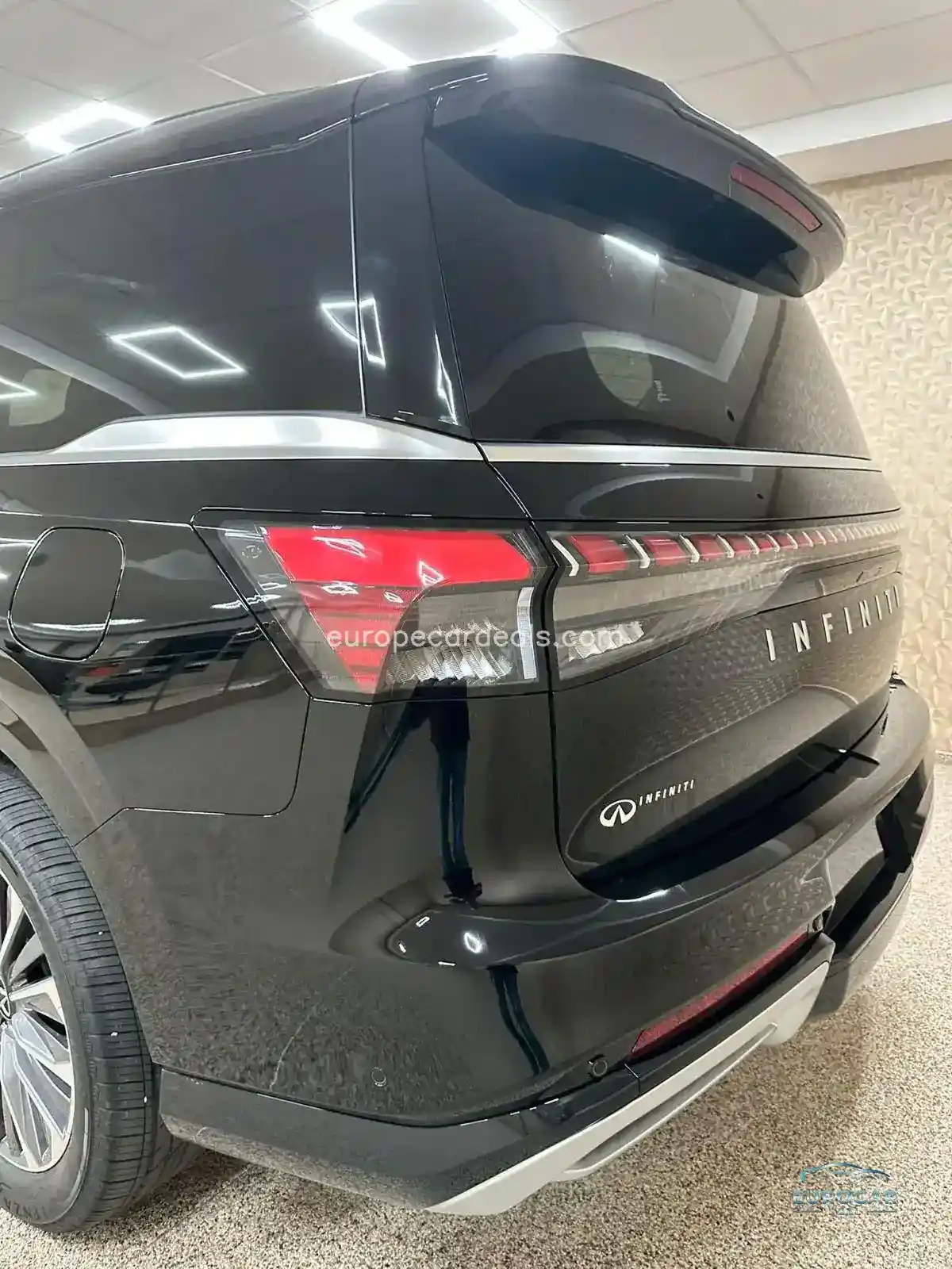 Infiniti QX80