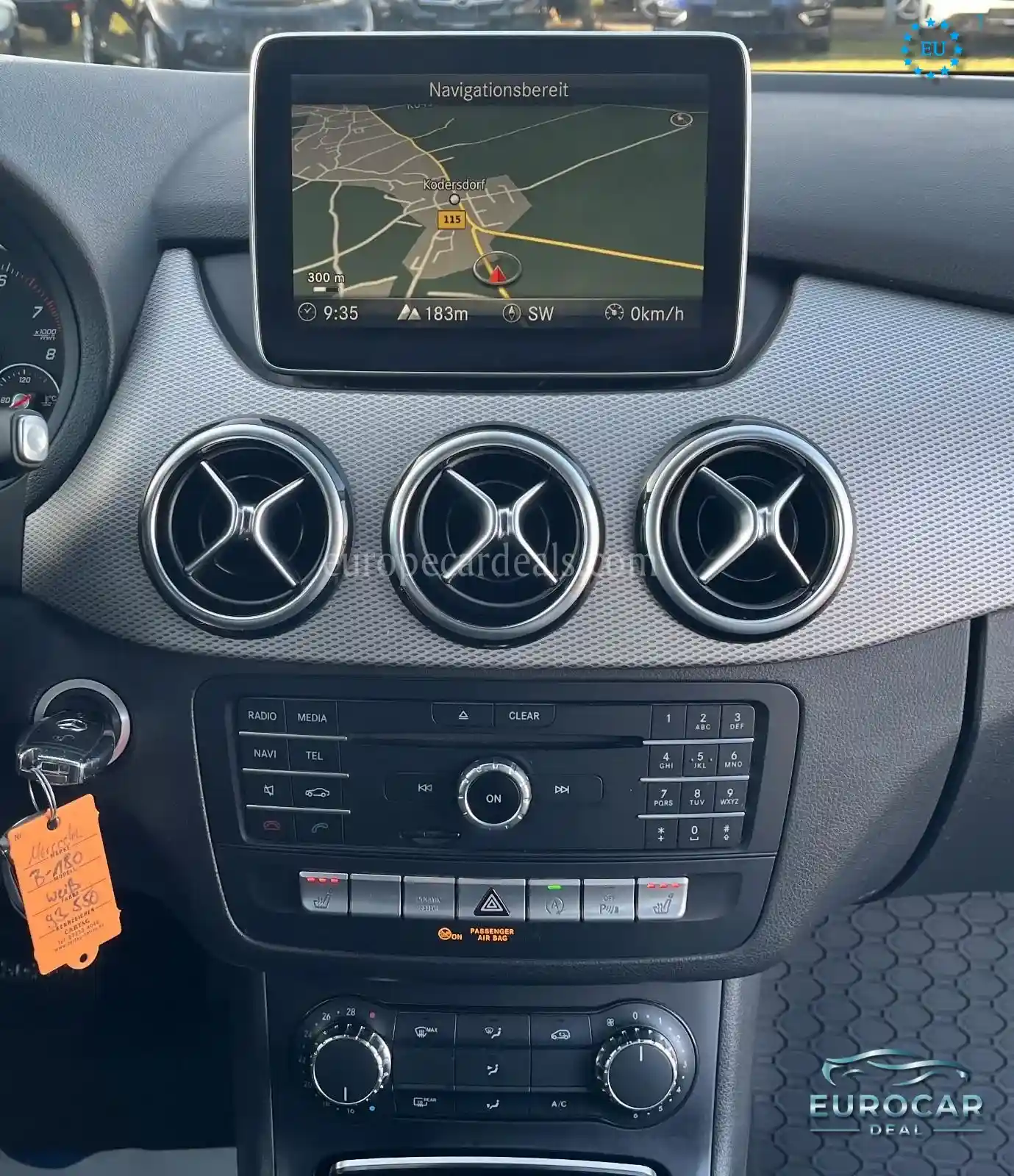 Mercedes-Benz B 180