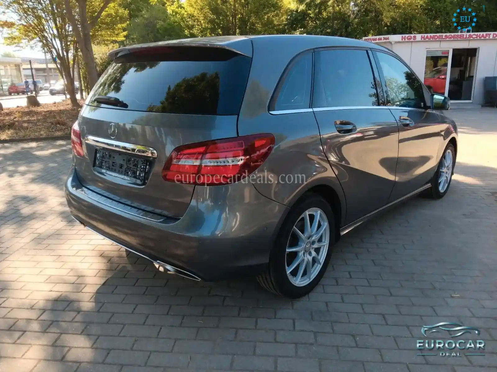 Mercedes-Benz B 180
