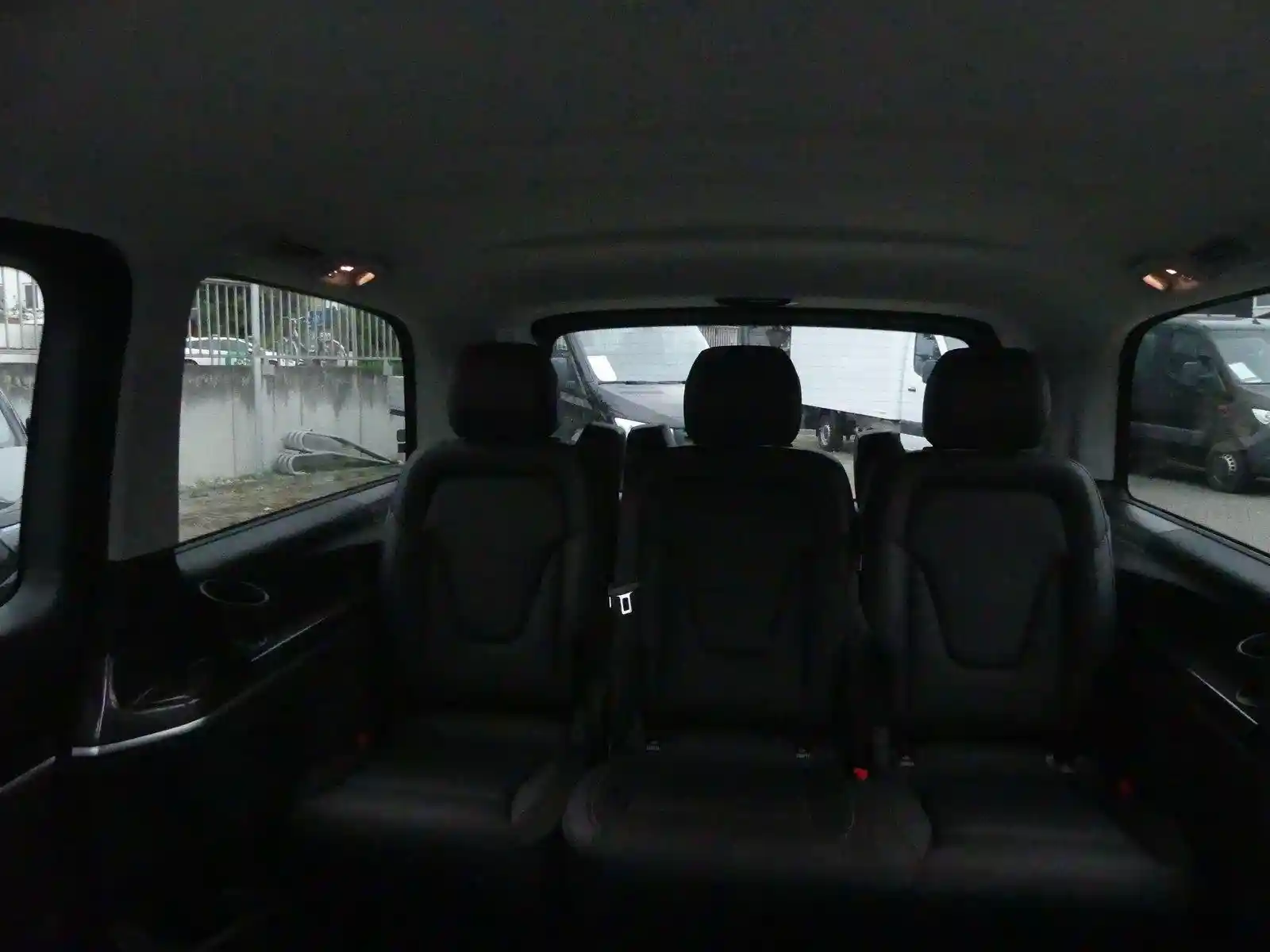 Mercedes-Benz V 250