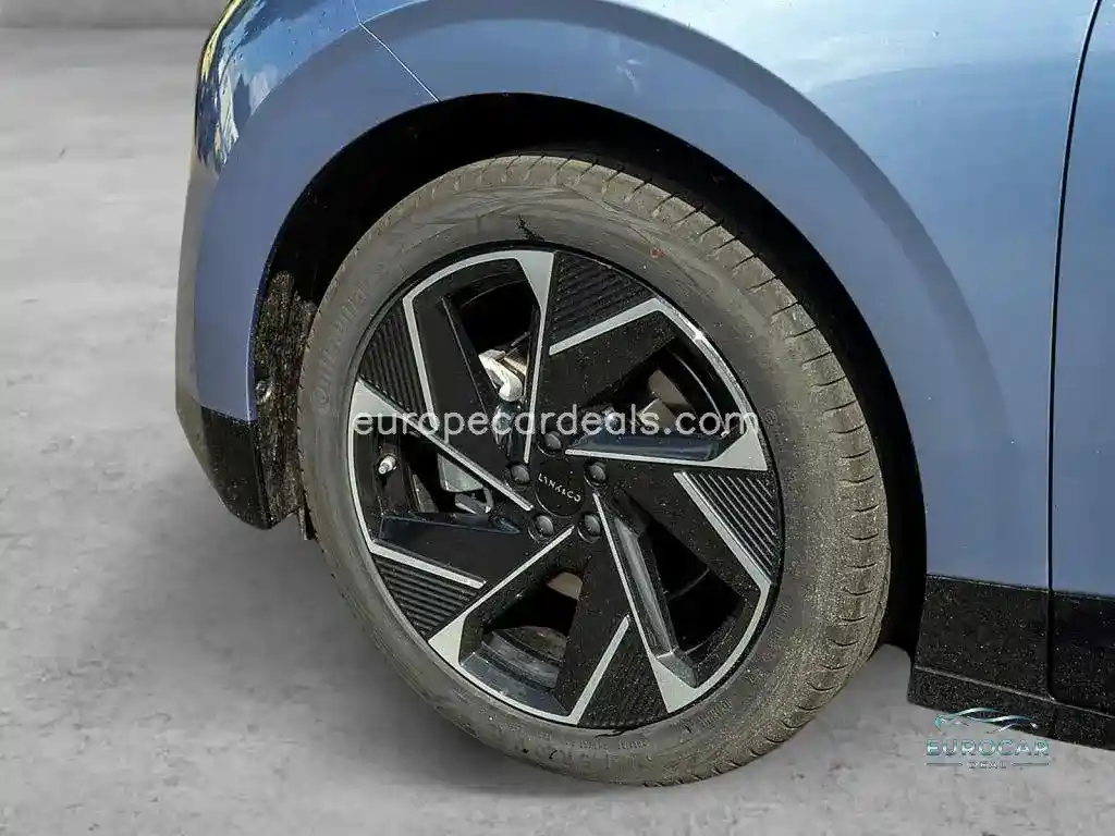 Lynk&Co 02
