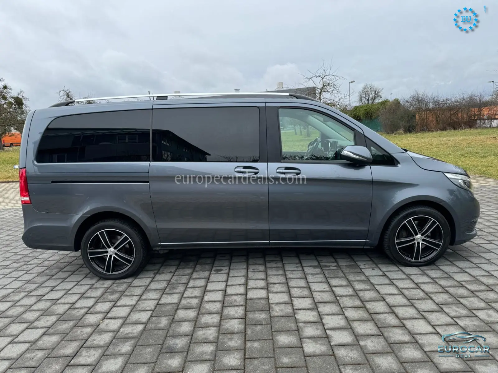 Mercedes-Benz V 220