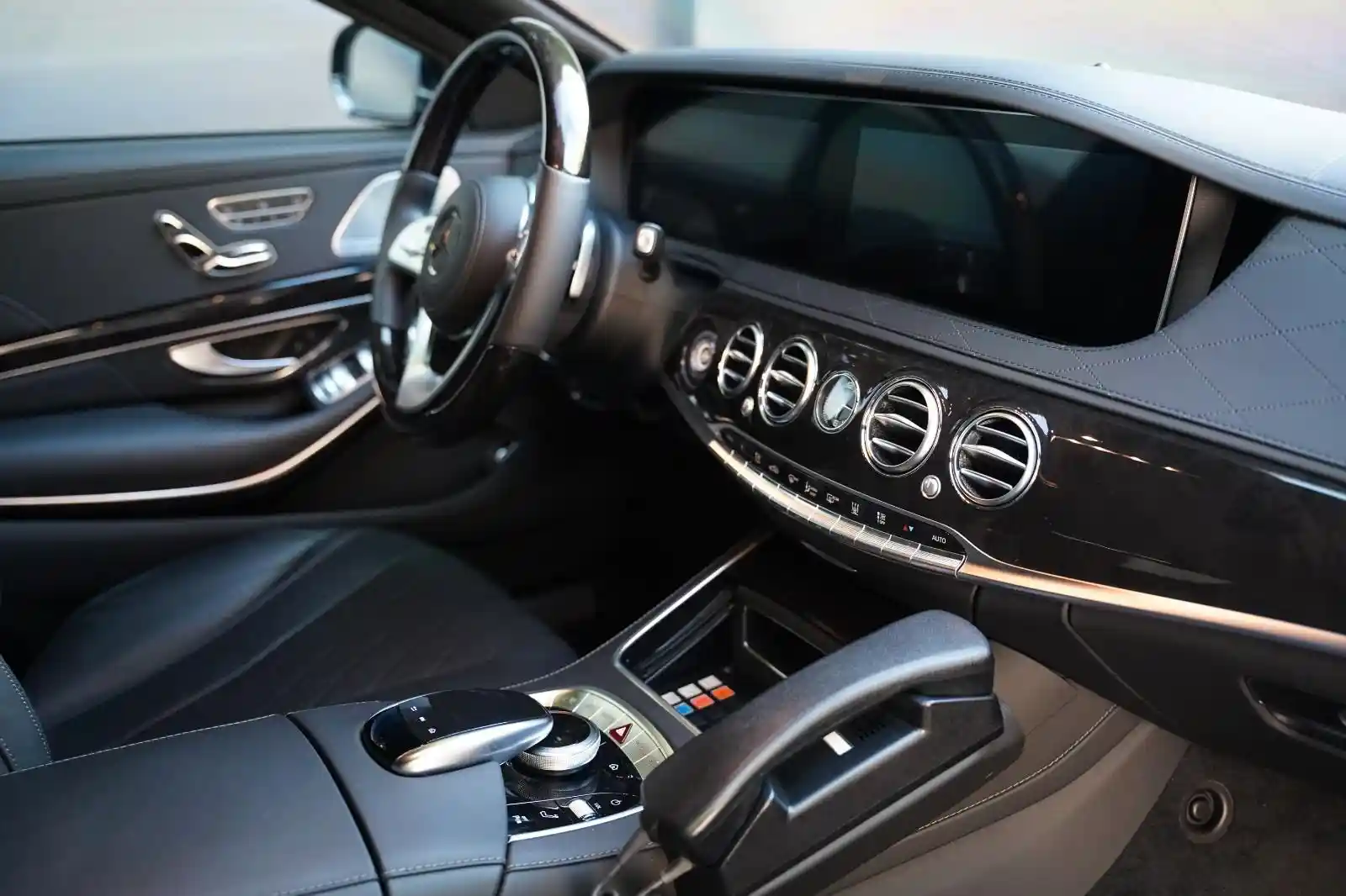 Mercedes-Benz S 600
