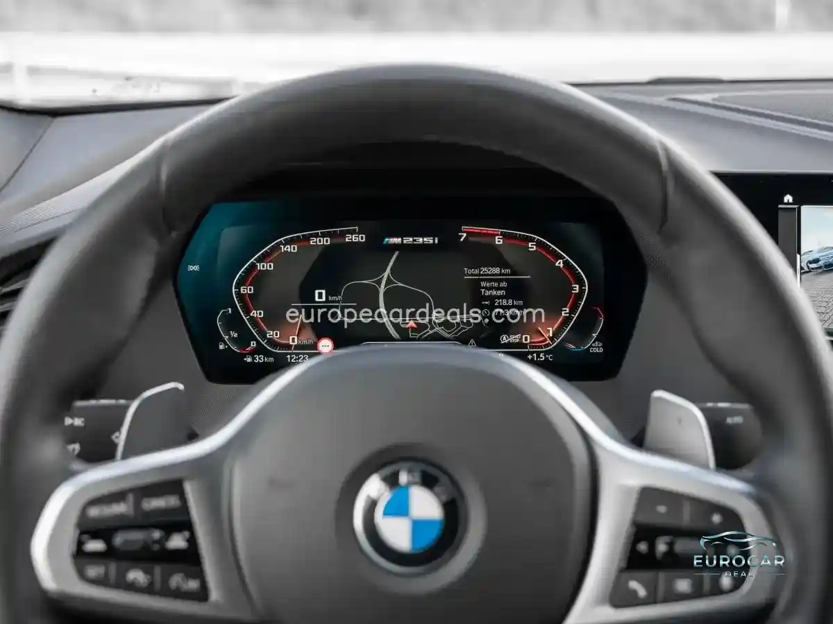 BMW M235