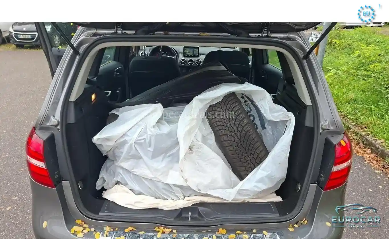 Mercedes-Benz B 180