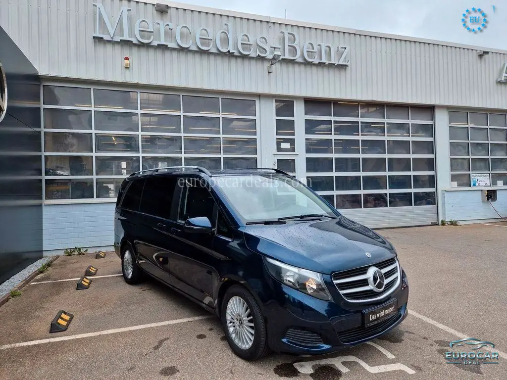 Mercedes-Benz V 220