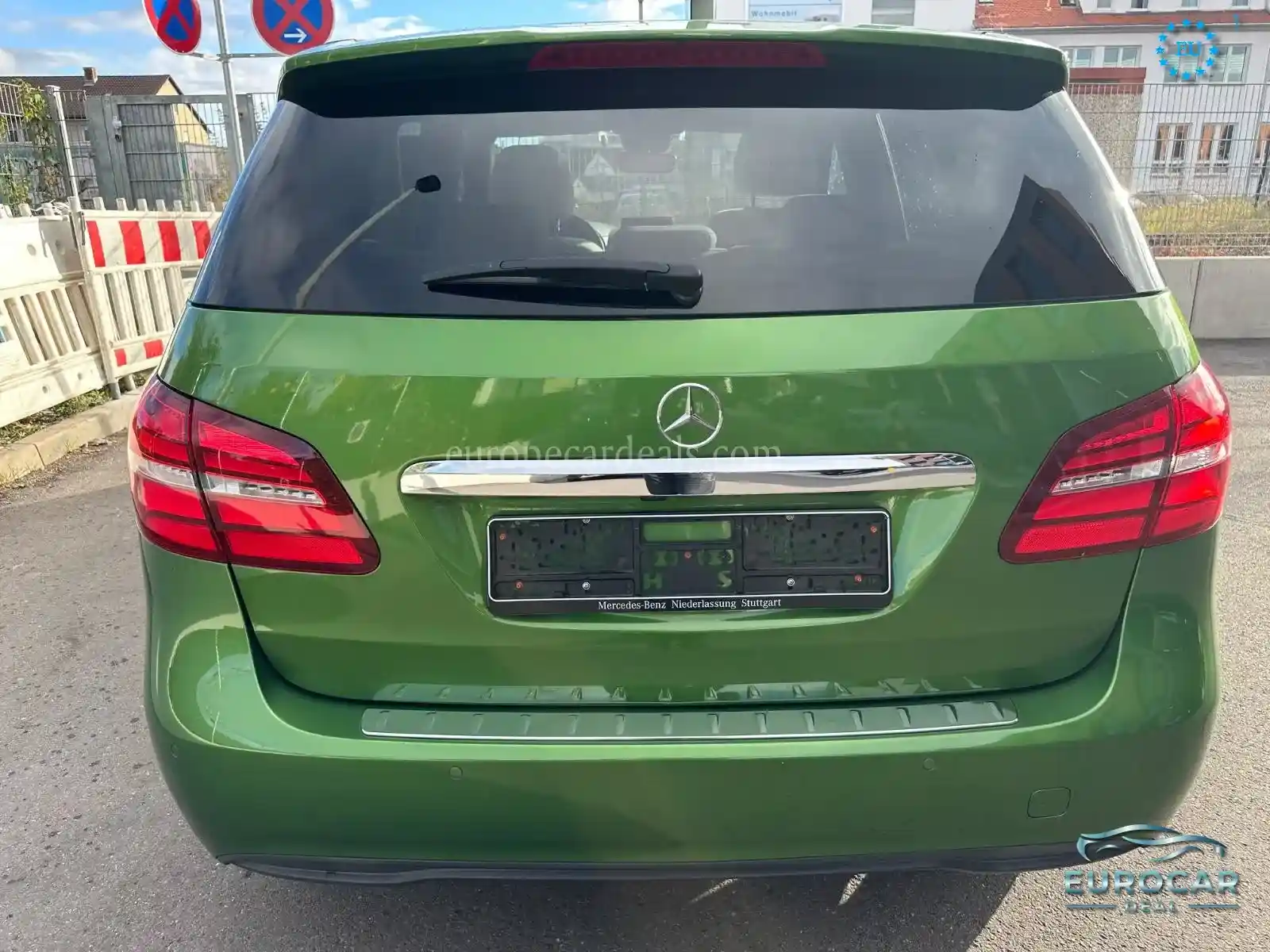 Mercedes-Benz B 180