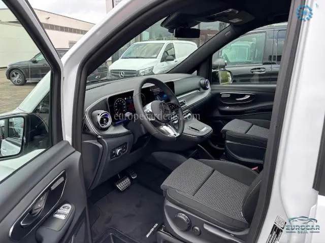 Mercedes-Benz V 220