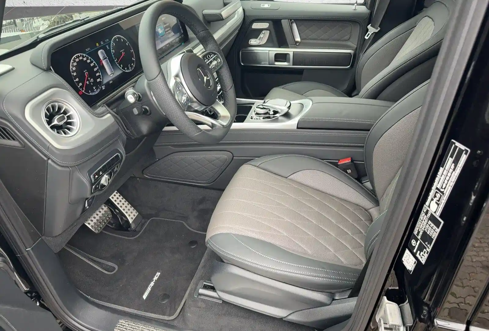 Mercedes-Benz G 500