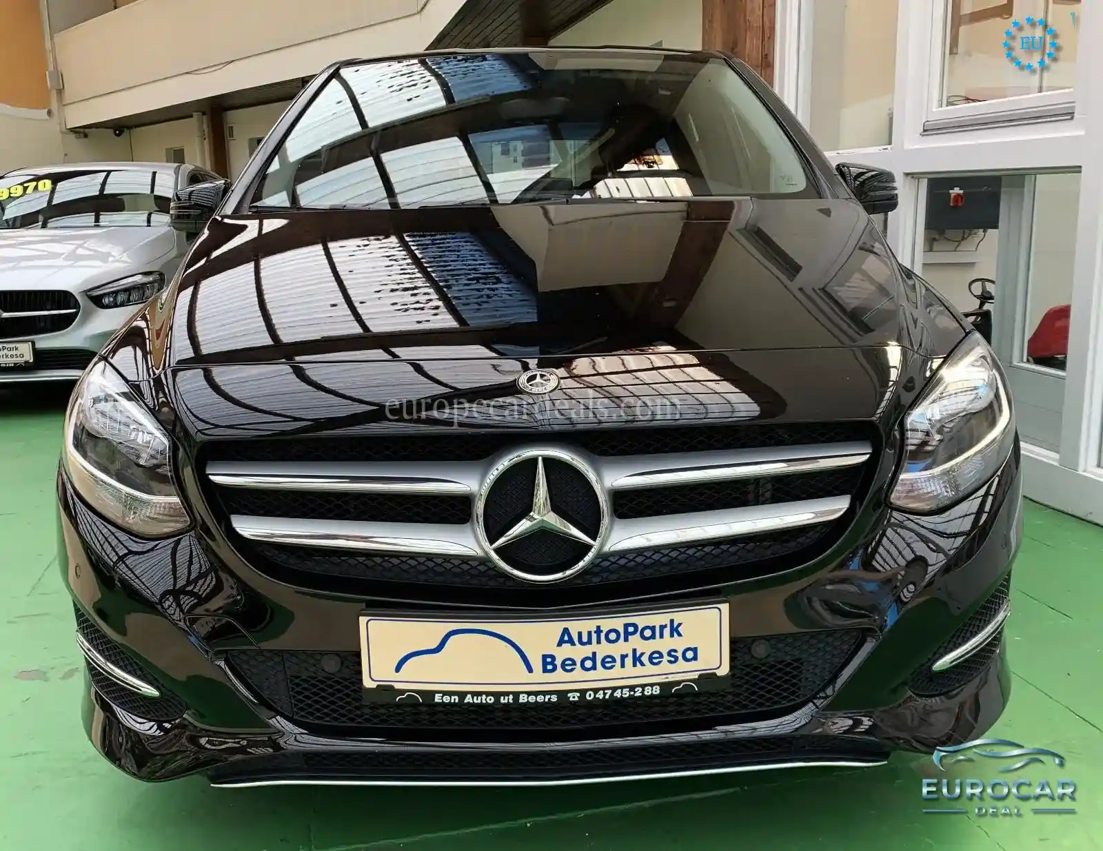 Mercedes-Benz B 180