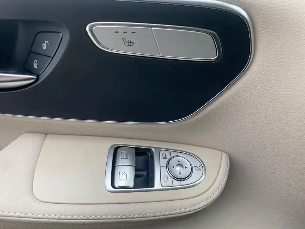 Mercedes-Benz V 300