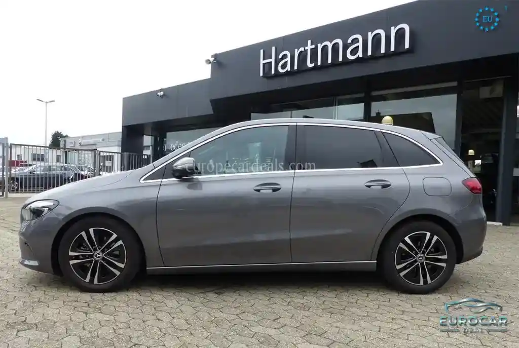 Mercedes-Benz B 180