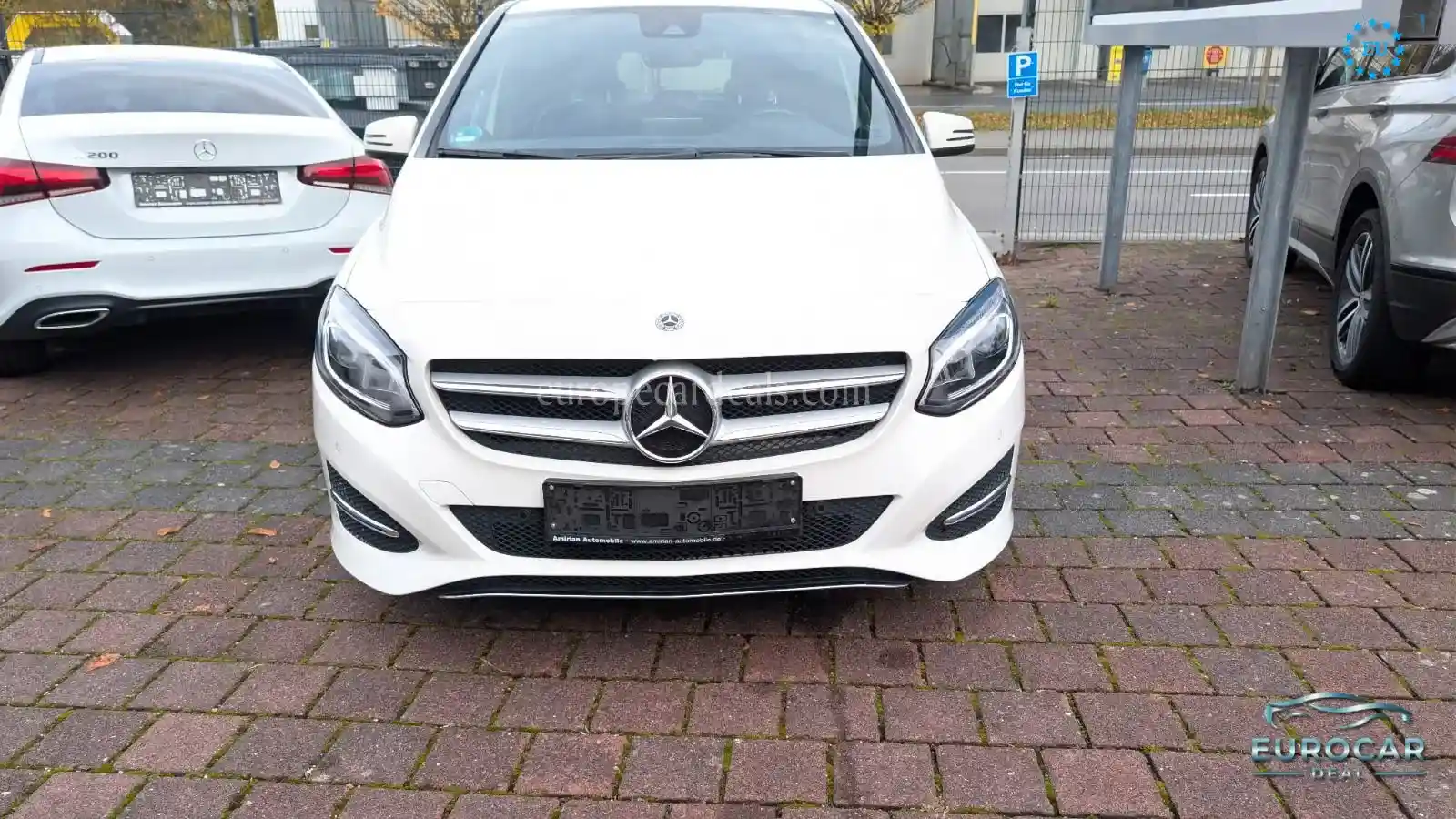 Mercedes-Benz B 180