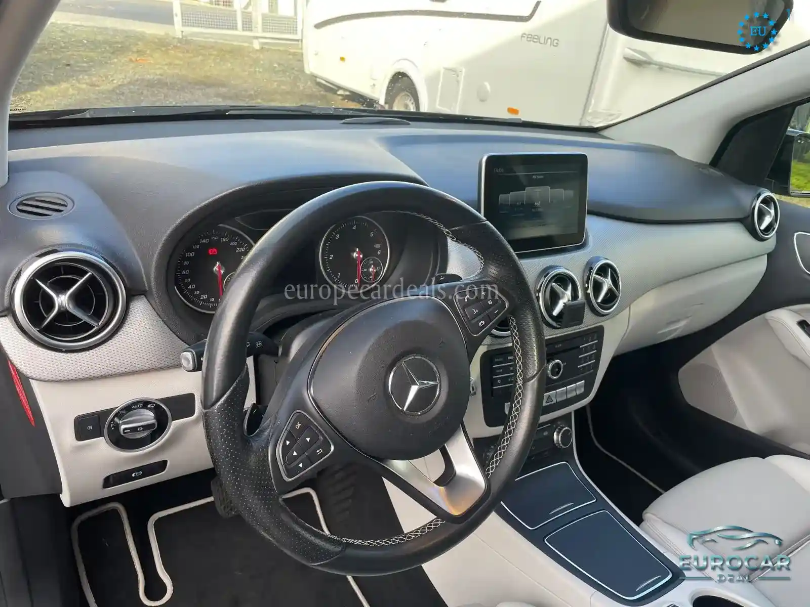 Mercedes-Benz B 200