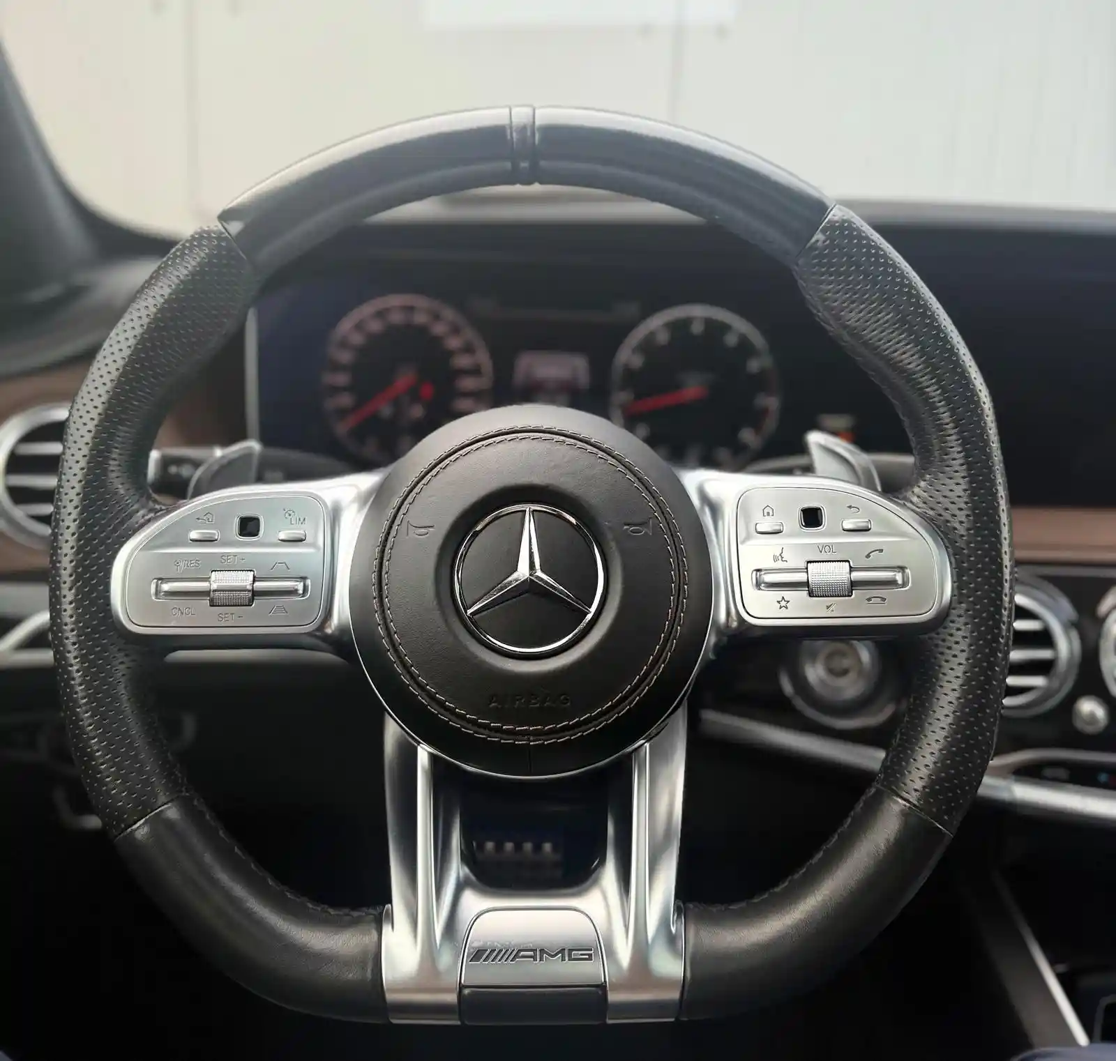 Mercedes-Benz S 560