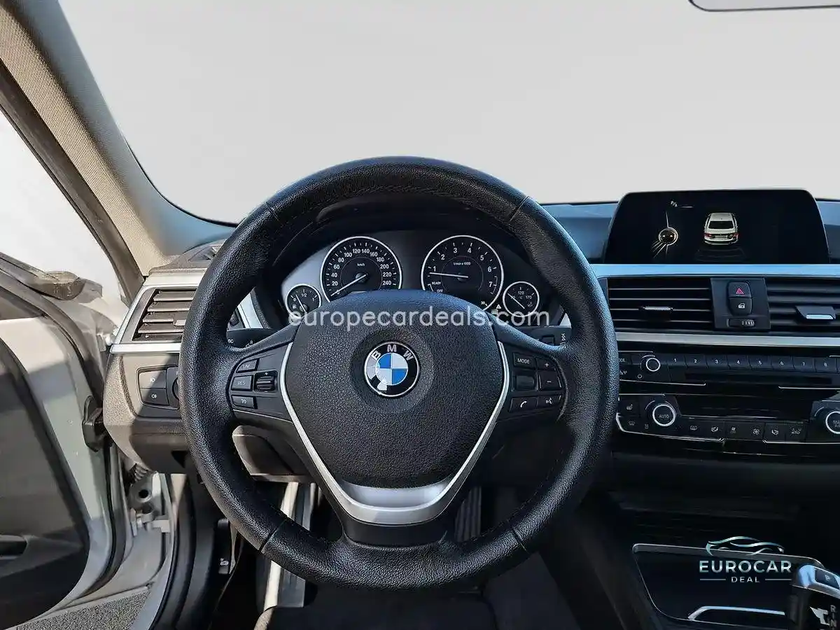 BMW 330