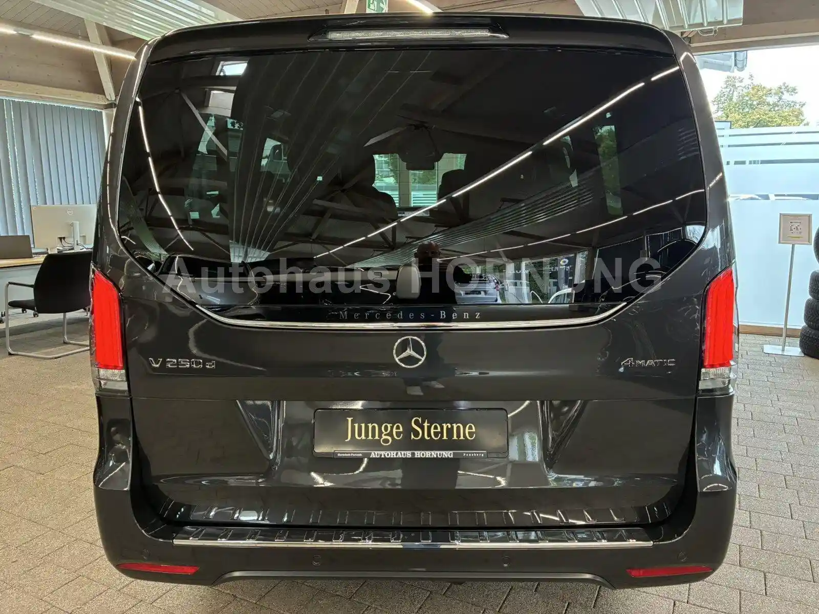 Mercedes-Benz V 250