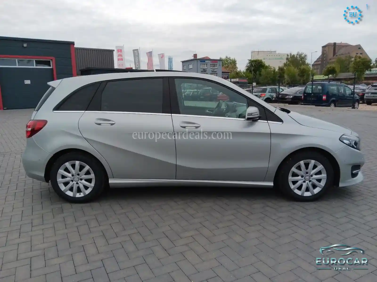 Mercedes-Benz B 180