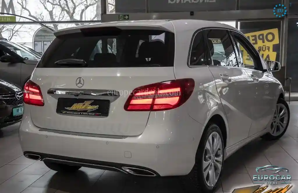 Mercedes-Benz B 220