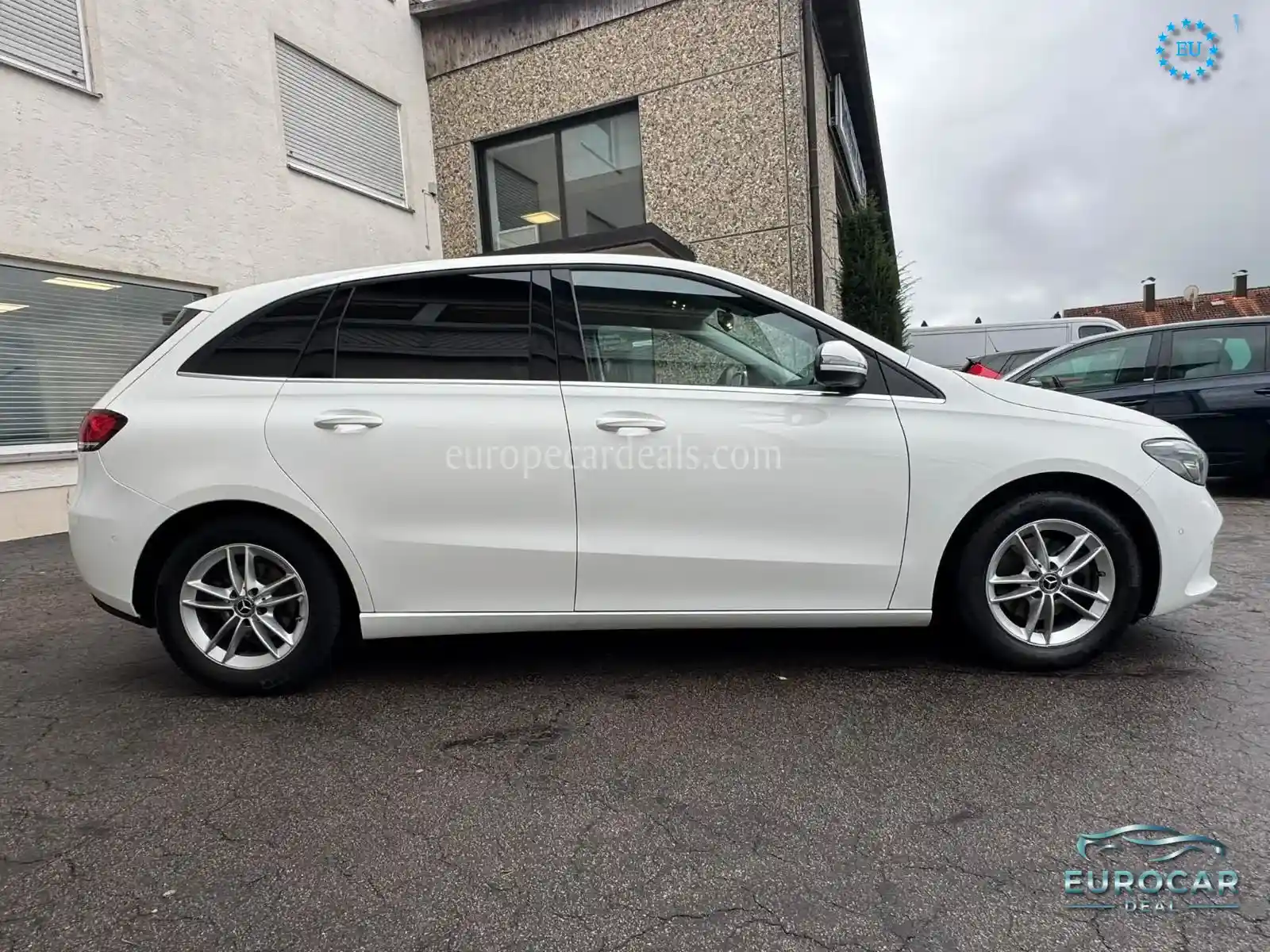 Mercedes-Benz B 180