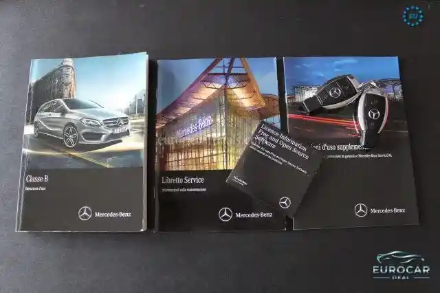 Mercedes-Benz B 180