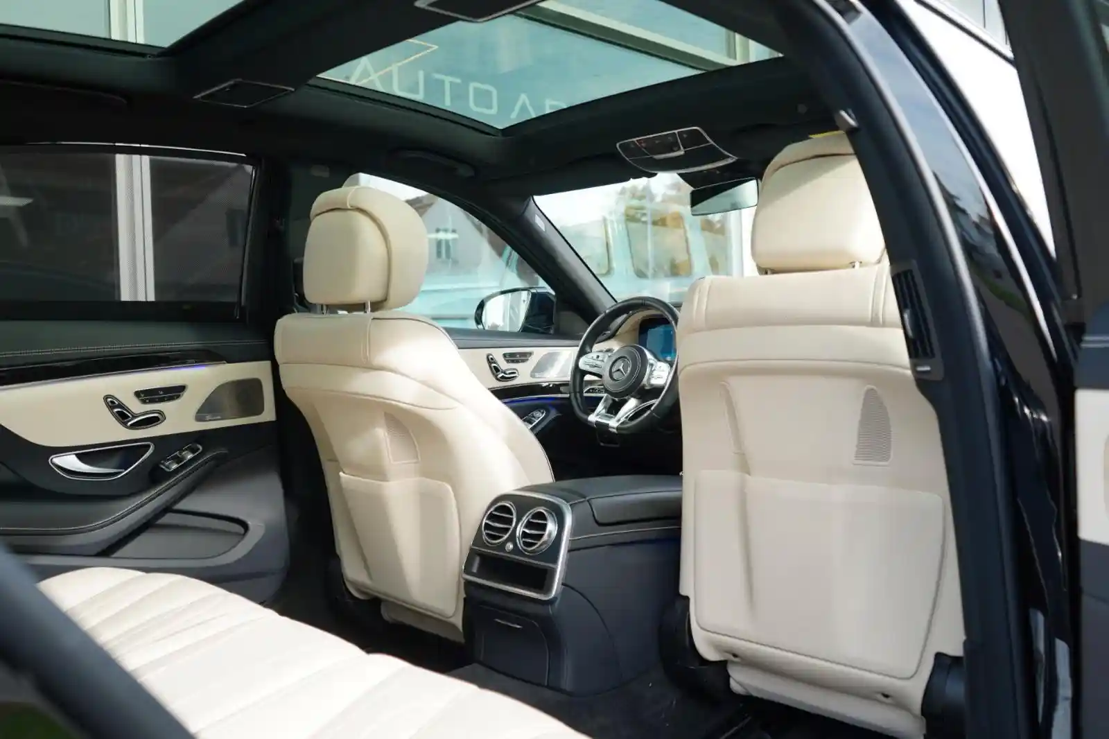 Mercedes-Benz S 560